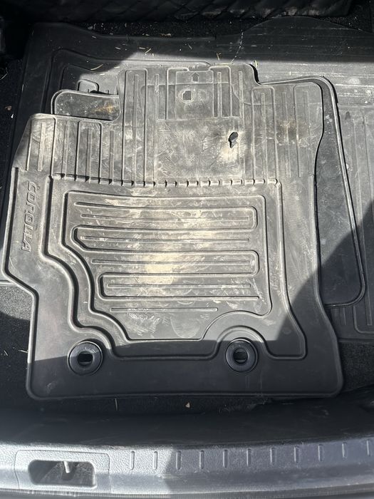 Резиновые коврики corolla 160