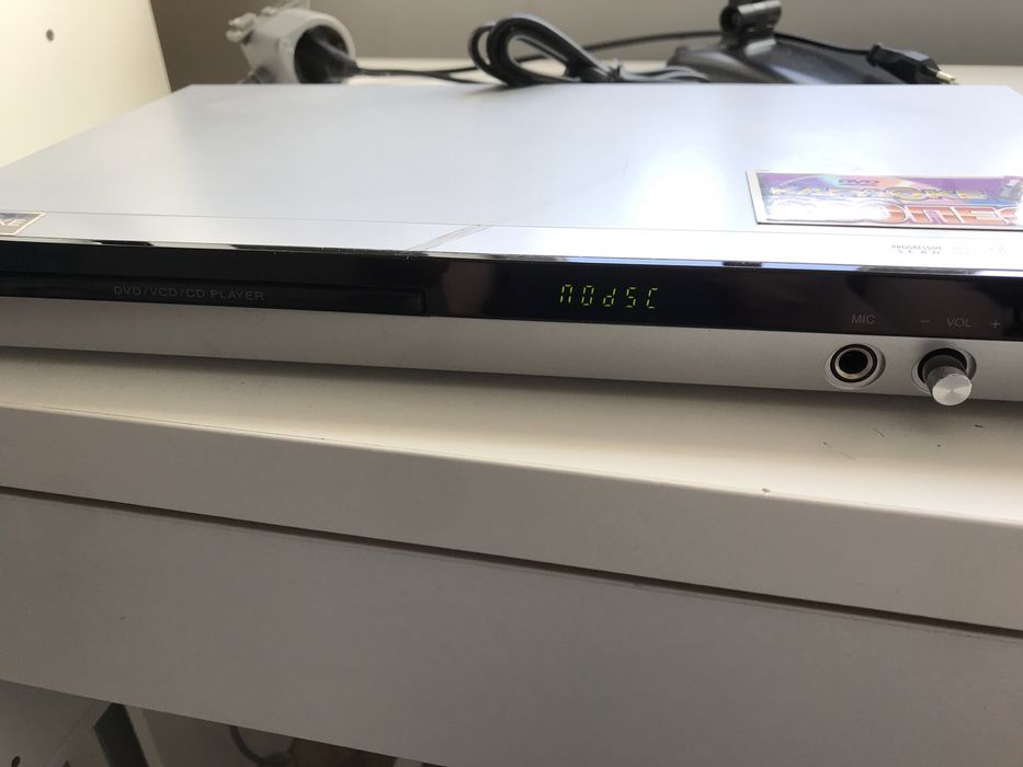 CD/DVD проигрыватель