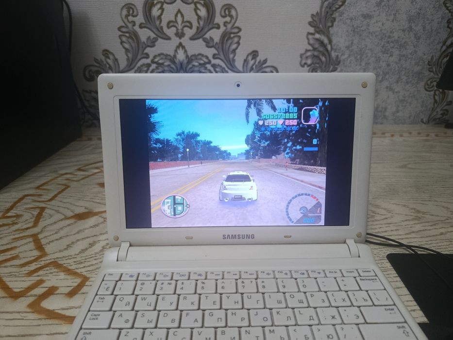 Netbuk Samsung yangiday kam ishlagan