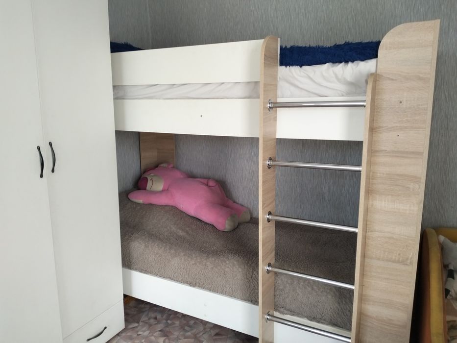 Продам двухъярусную кровать