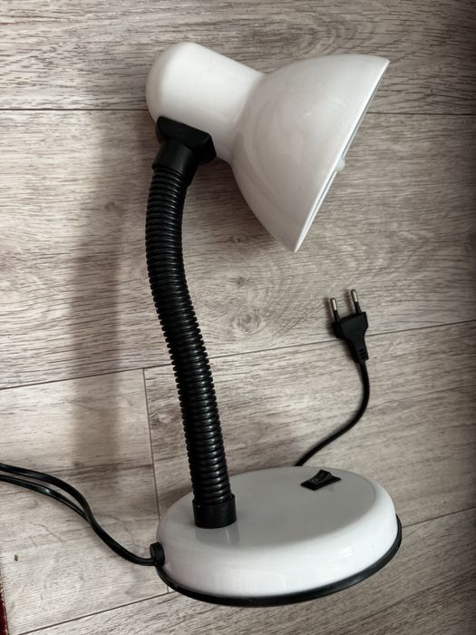 Лампа настольная продам