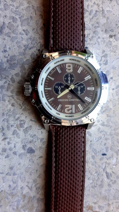 Часовник DeFacto и Vuillemin Regnier