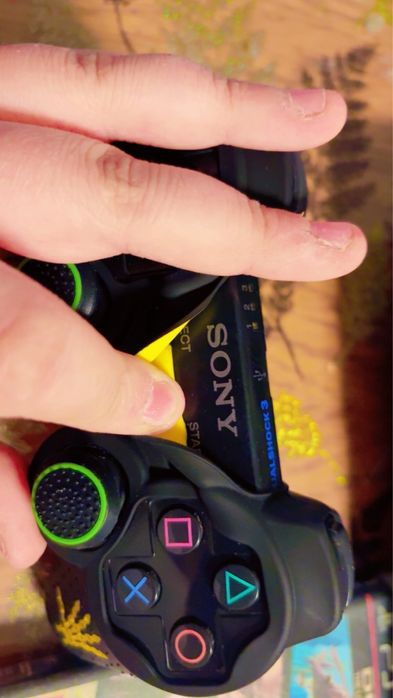 PS3 Slim + GTA IV,Gta liberty city si o manet la dualshock