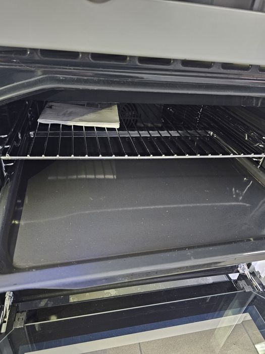 Печка с индукционни котлони ASKO CI96374W