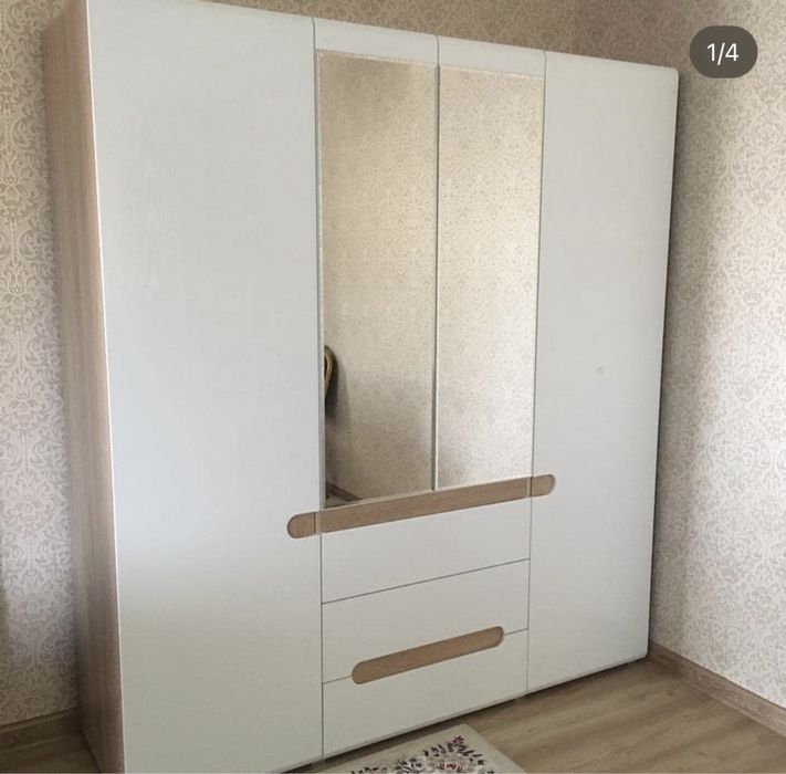Продам Шкаф 4 дверный