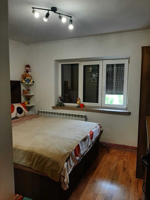 Apartament de vanzare direct de la proprietar - intersecția Materna, Craiovița Nouă, tel: 0766651018