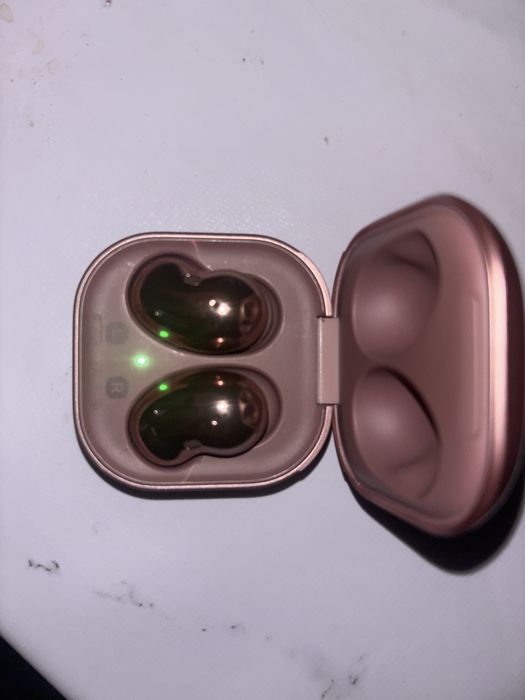 продам наушники samsung buds live