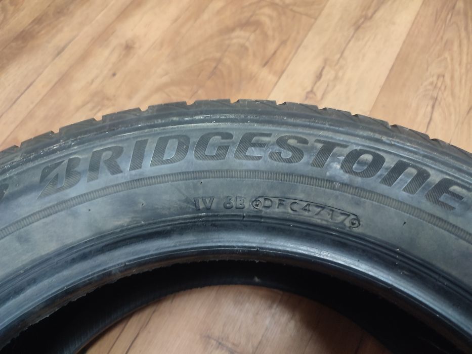 235/55/17 " BRIDGESTONE"