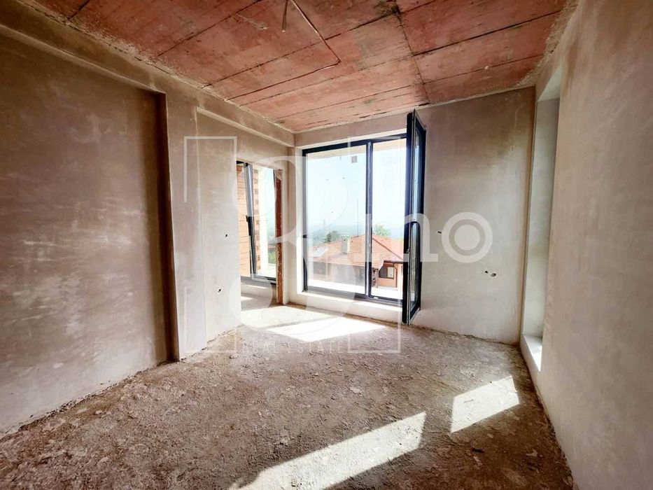 „3mo“ продава новострояща се луксозна къща, находяща се в с. Бистрица