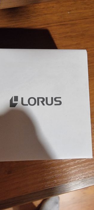 Продавам чисто нов Часовник Lorus