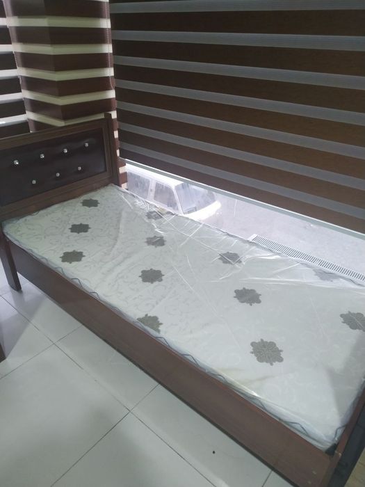 Karavat 1 odamga moljallangan