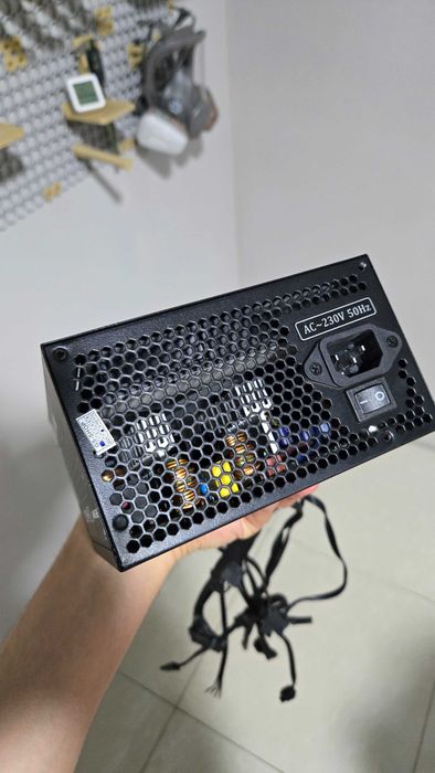 GS-750 80 Plus Bronze PSU - блок питания