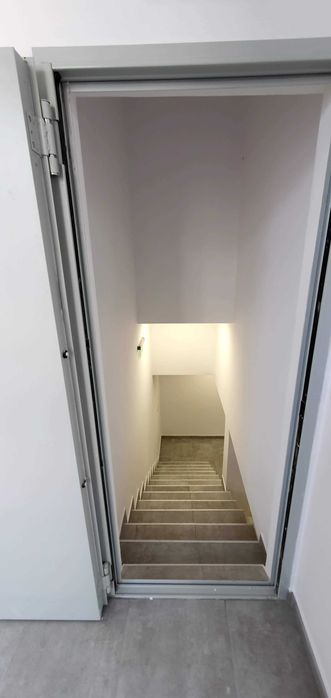 Дава се под наем Магазин в Айтос - 40 кв.м за 178.5 € - Снимка #7