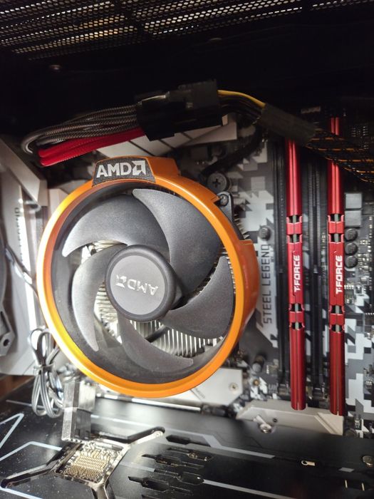 Vând Pc gaming: rx5700, 16gb ram, ryzen 5 2600x, 1tb ssd