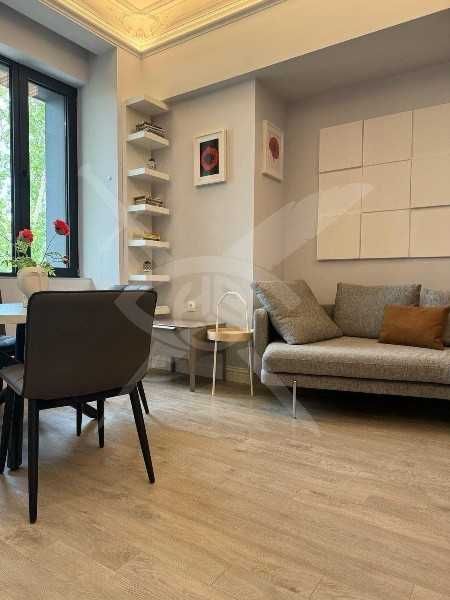 Дава се под наем Двустаен апартамент в Пловдив, Център - 76 кв.м за 498.27 € - Снимка #2