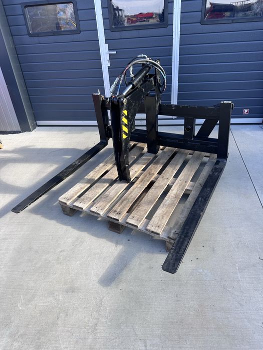 Cadru paleti , graifar tractor incarcator frontal