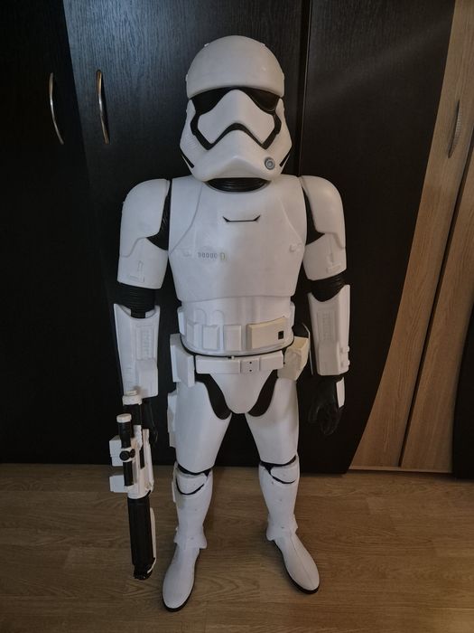 Star Wars Vll 120 cm First Order Storm Trooper w/ Motion Activated Sou