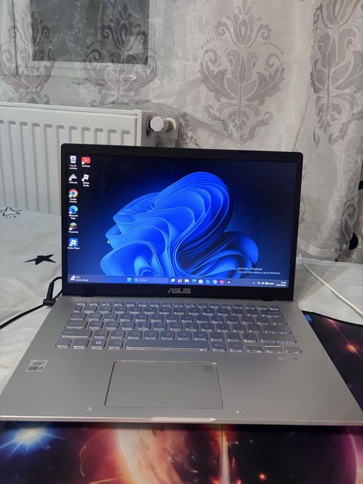 ASUS Laptop – perfect pentru școală, birou și utilizare zilnică