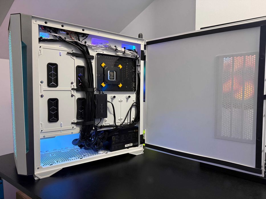 PC Gaming Intel i7-14700KF 32GB DDR5 Nvidia RTX 5070 12G GDDR7 SSD 2TB