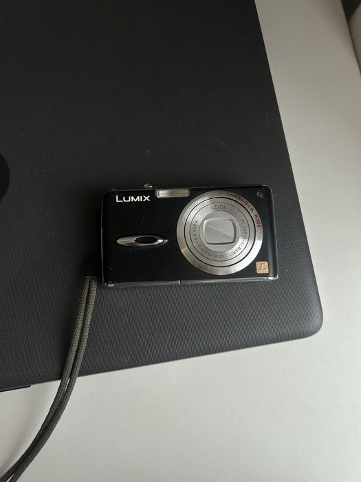 Ретро фотоаппарат Panasonic Lumix DMC-FX01 (Y2K)