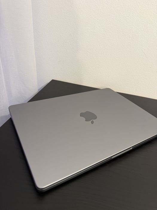 MacBook Pro 14-inch / M2 Pro / 16GB RAM / 512 GB