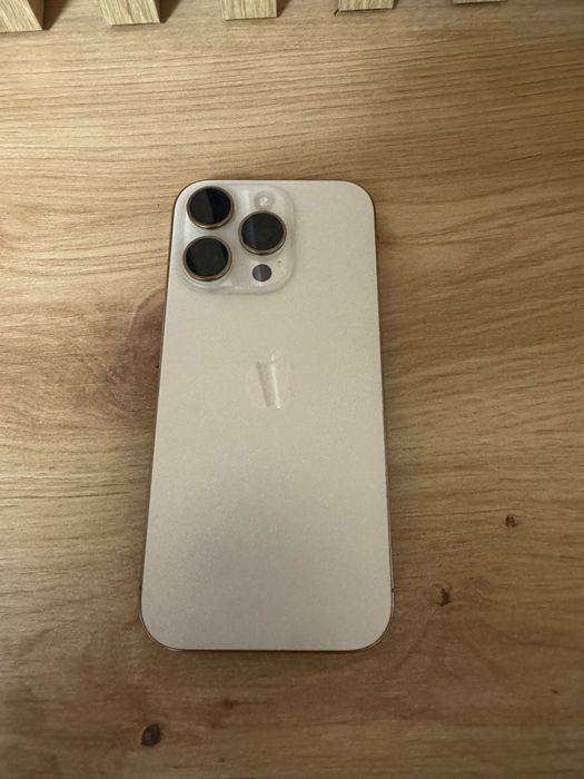 Iphone 16 pro ,256GB,Doar cu predare personala in sebes sau imprejurimi.