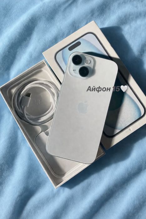 Iphone 15 голубой