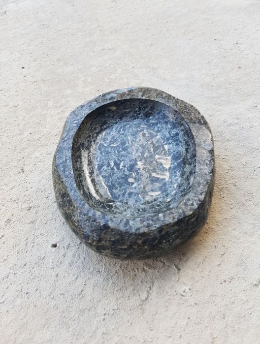 Аксесоари за баня от естествен камък