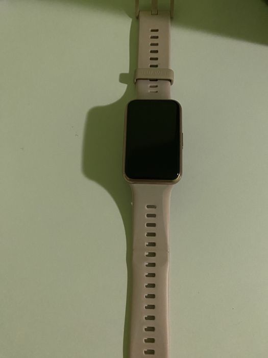 Смарт часовник Huawei watch fit