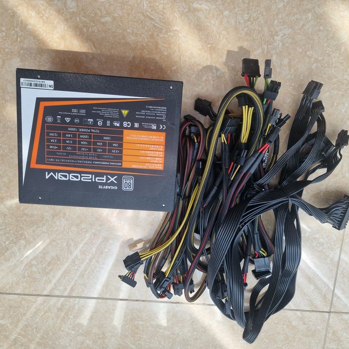 Блок питания GIGABYTE XP1200M 1200W