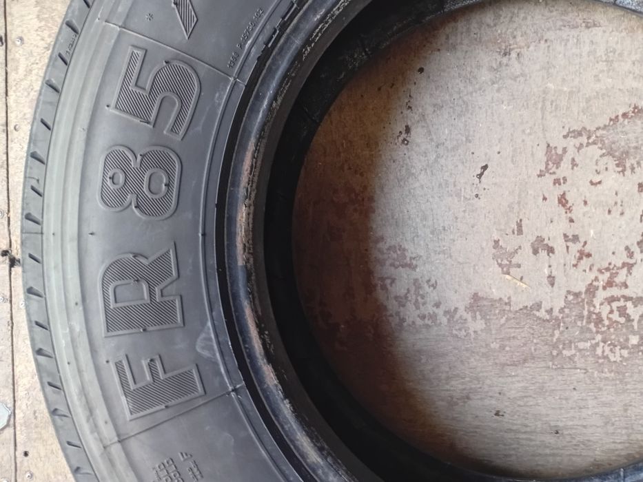 Pirelli FR85 215/75R17.5
