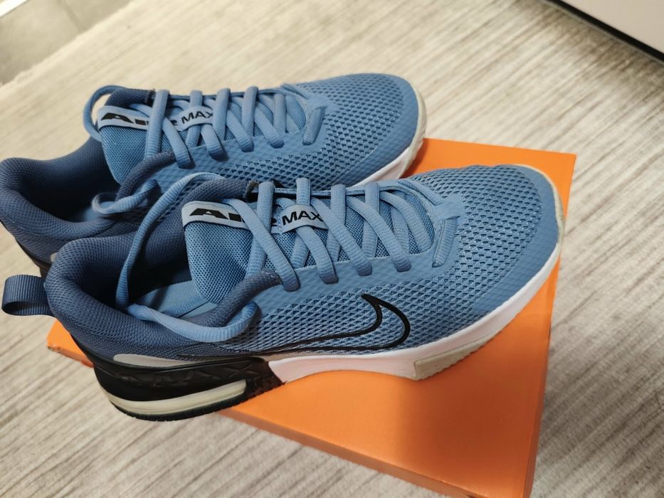 Маратонки NIKE 44номер
