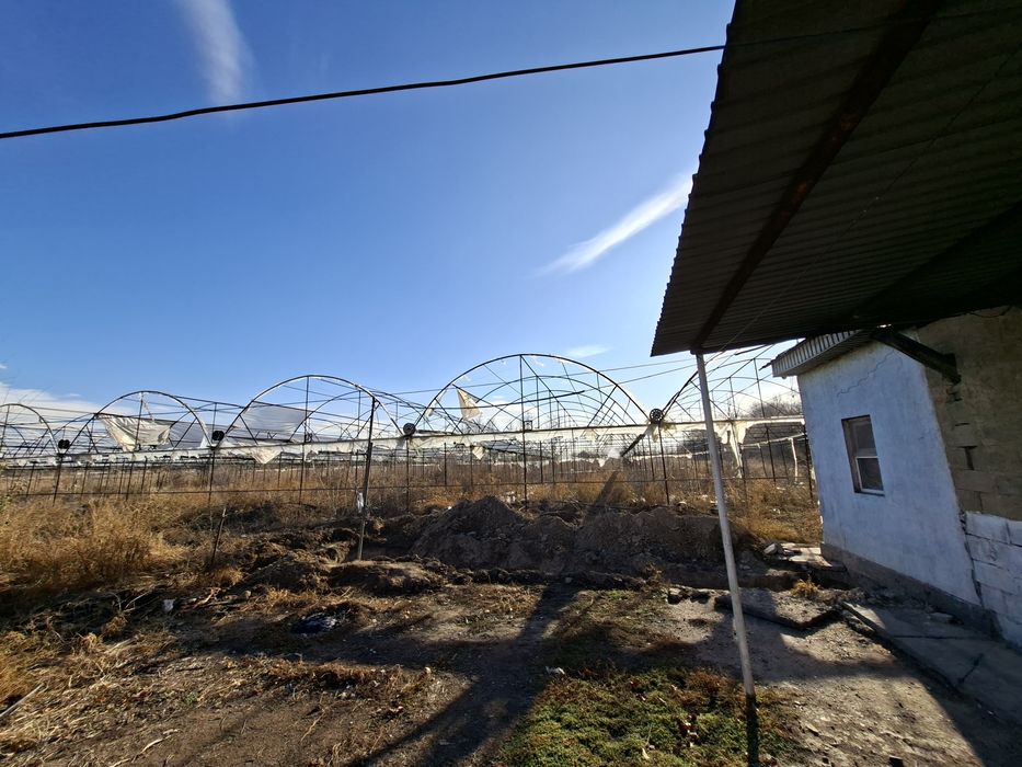 Теплица из железных труб