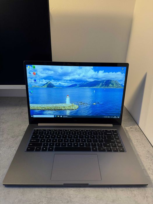 Timi TM1701 – i7-8550U | 16GB DDR4 | 238GB NVMe SSD | MX150 2GB VRAM