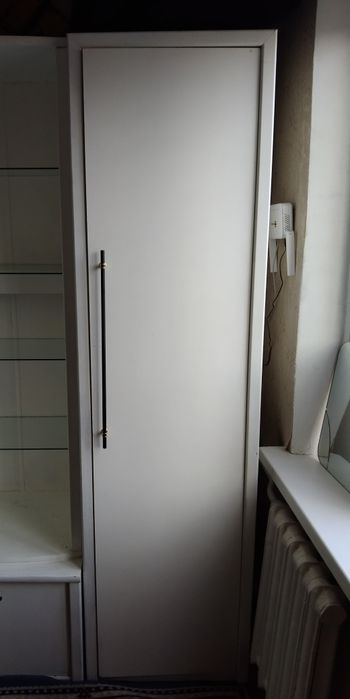 Продам шкаф пенал