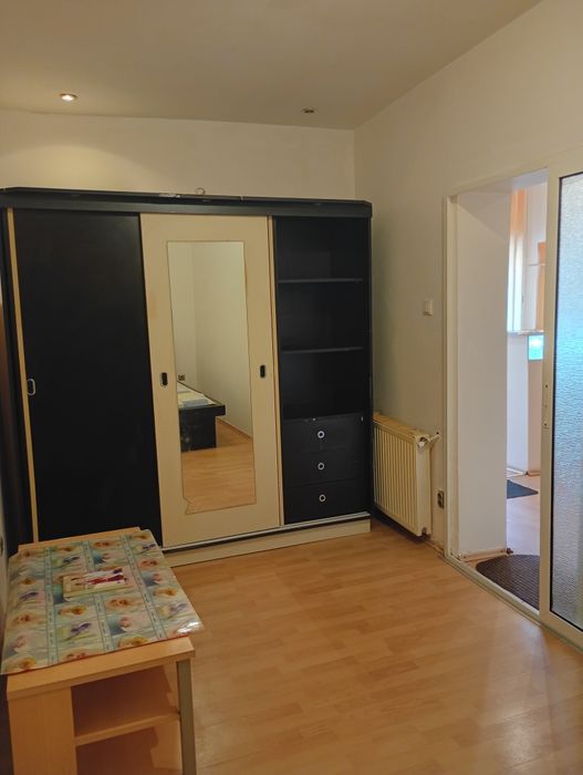 Se Vind o casa la curte  la Curte  Far firma sau altele  Proprietar  persoana fizica