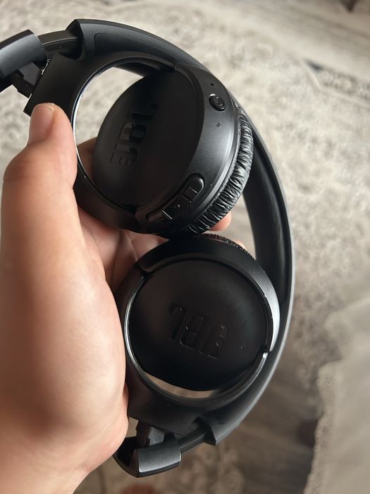 продам или обмен JBL TUNE 520 BT