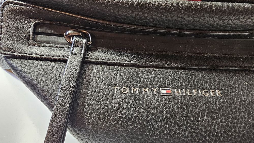 Чанта за кръст на Tommy Hilfiger