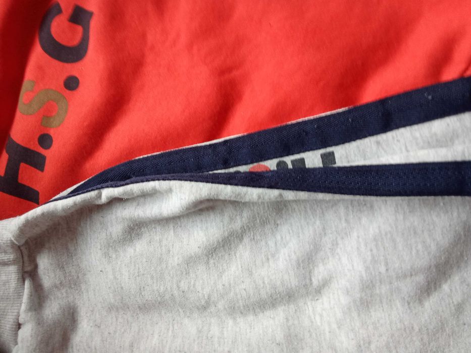 Два екипа за момче и момиче на 6 за 25 евро.