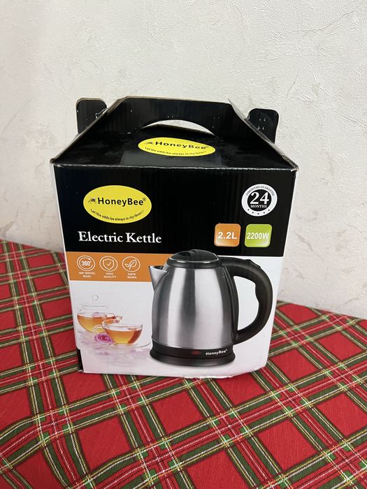 Электрический чайник 2.2 литра