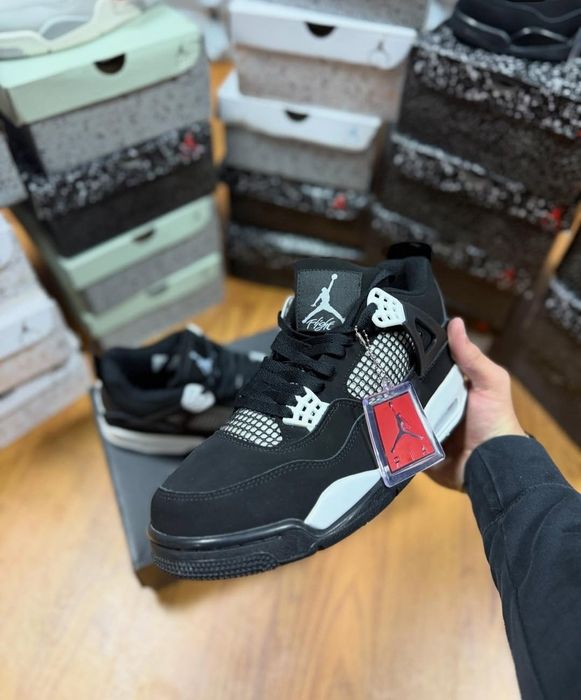 Jordan 4 White Thunder