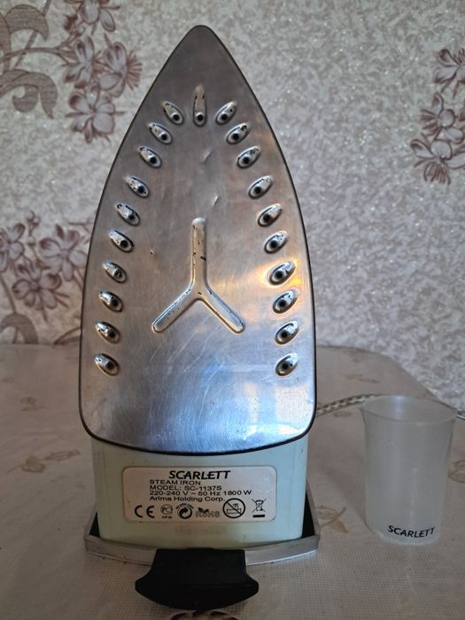 Продам утюг Scarlett