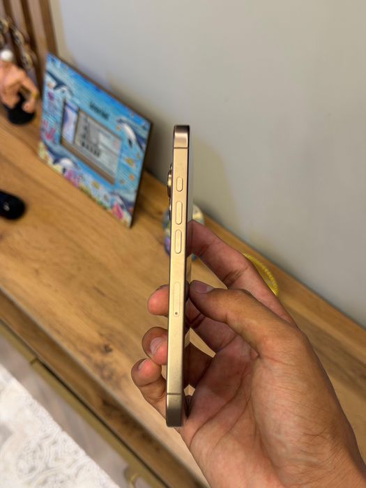 Продам iPhone 16 Pro 256 гб