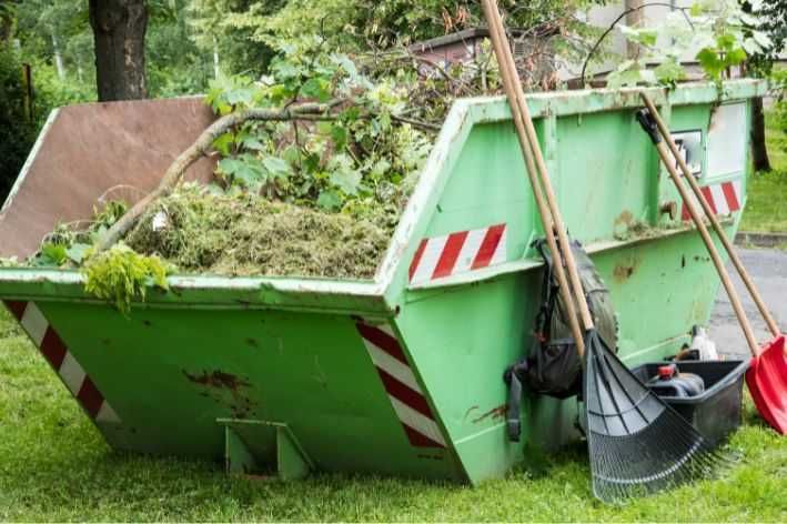 Container moloz moluz pământ gunoi deșeuri