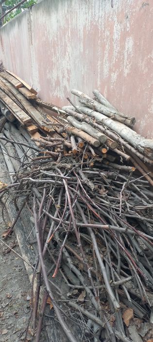 Утин сотилади Продаются дрова