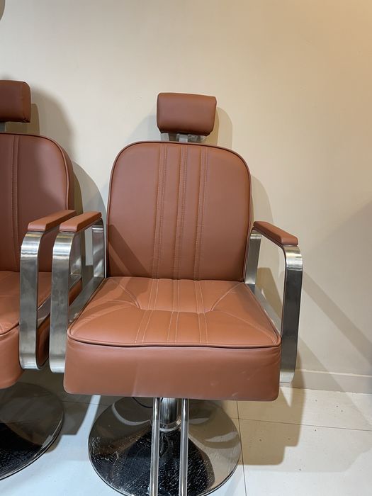 Кресла для стрижки и мойки головы