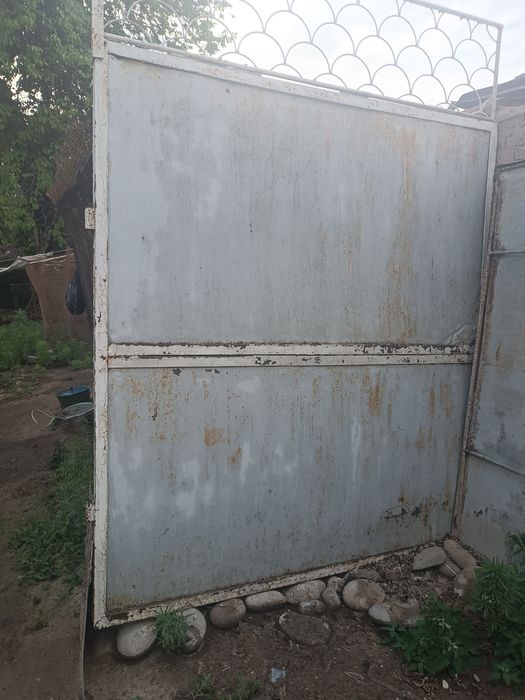 Дарвоза сотилади