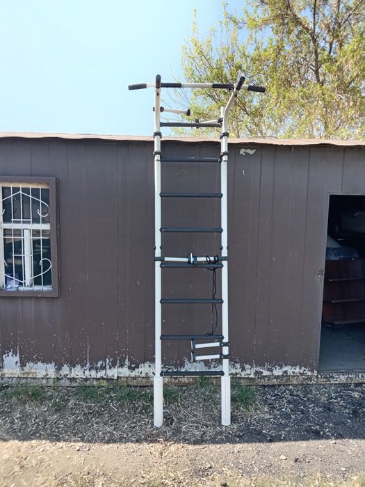 Турник в помещений