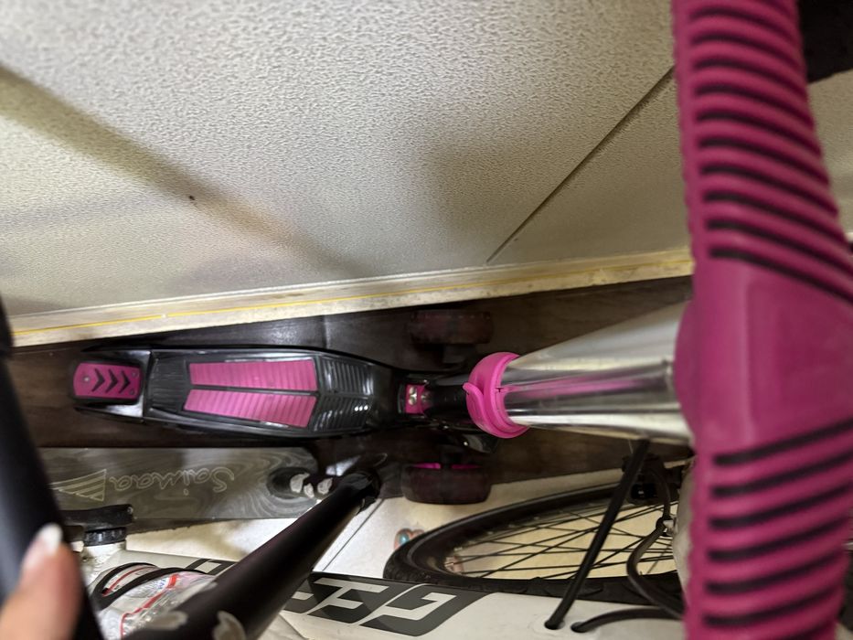 Самокат розовый детский