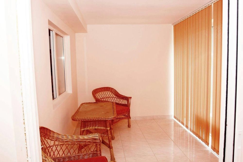 Vand apartament parter